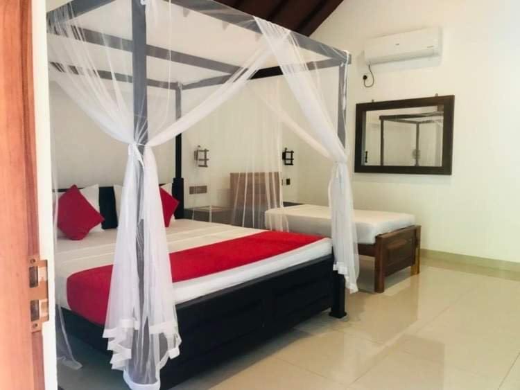 Walawa Reach Hotel Udawalawe Ngoại thất bức ảnh